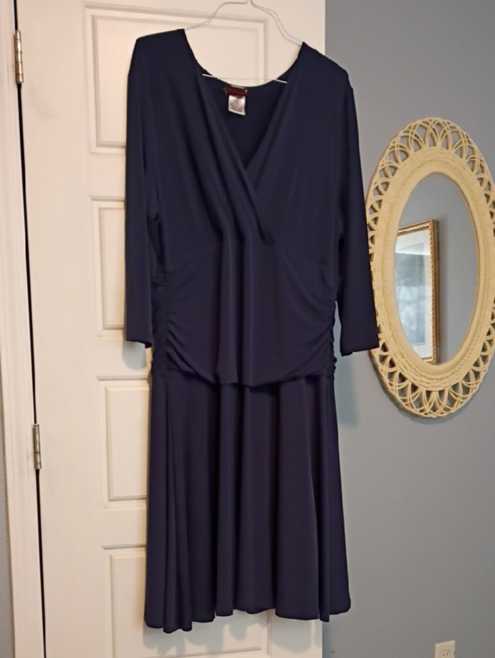 Rekucci Women’s Navy Blue V-Neck Ruched Dress 22w